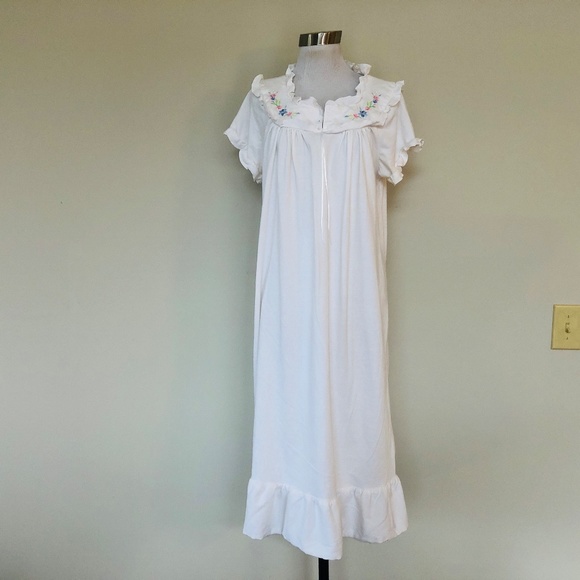 Nightgown SECRET TREASURES Medium White Ruffled Yoke Short Sleeves - Picture 7 of 7